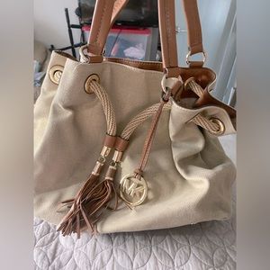 Michael Kors Bucket Bag with Duster included